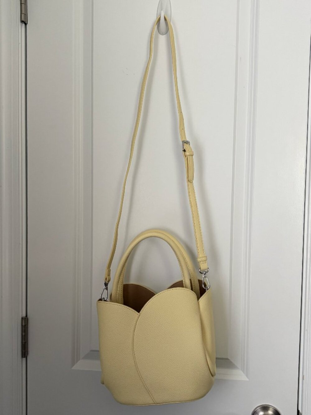 Melie Bianco Tulip Top-Handle Crossbody Tote Bag - Picture 4 of 7